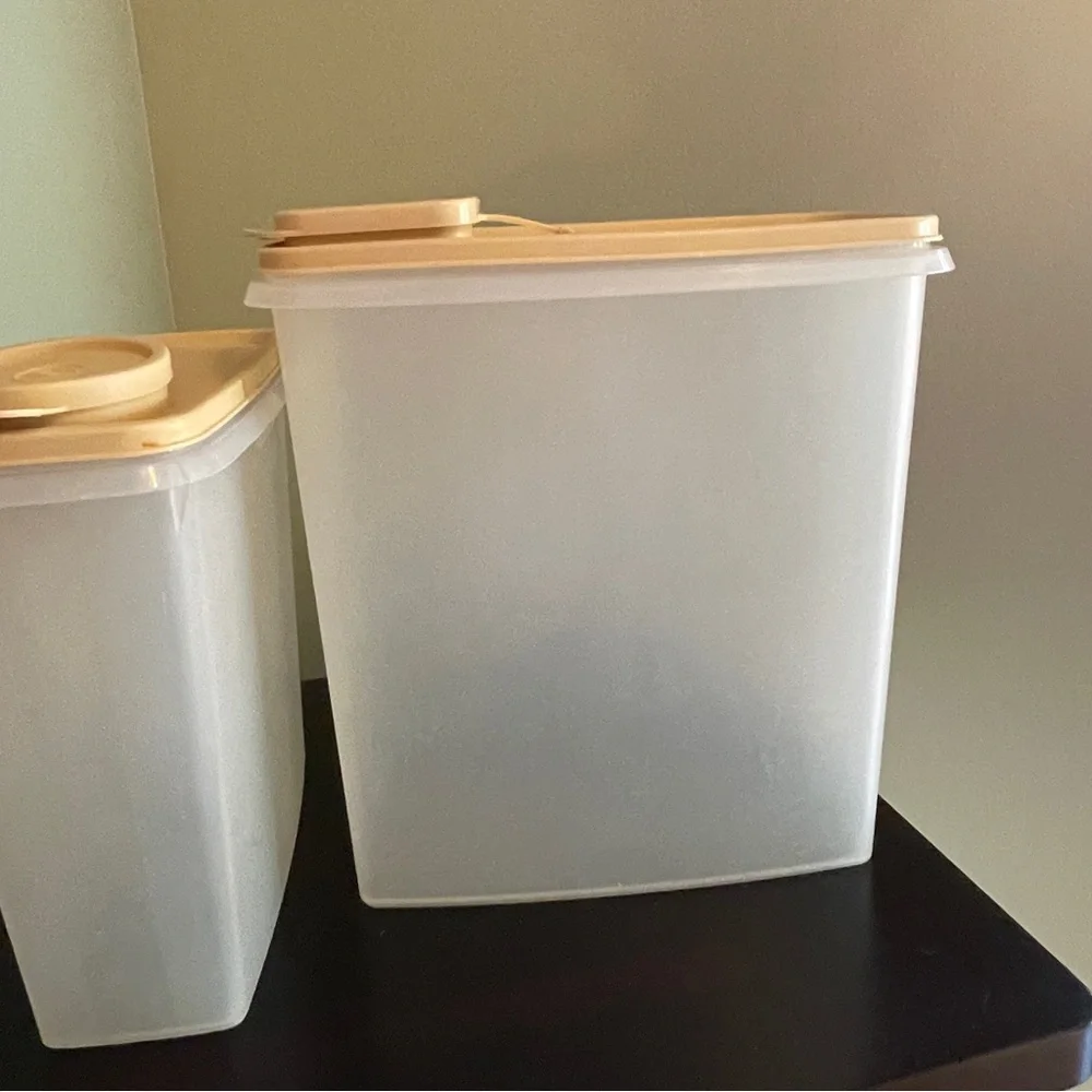 Lot of 2 Tupperware 20 & 13 Cup Cereal Keeper Containers #1588 #469 w/Almond Lid